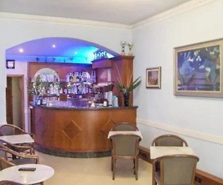 فندق Firenze 2*
